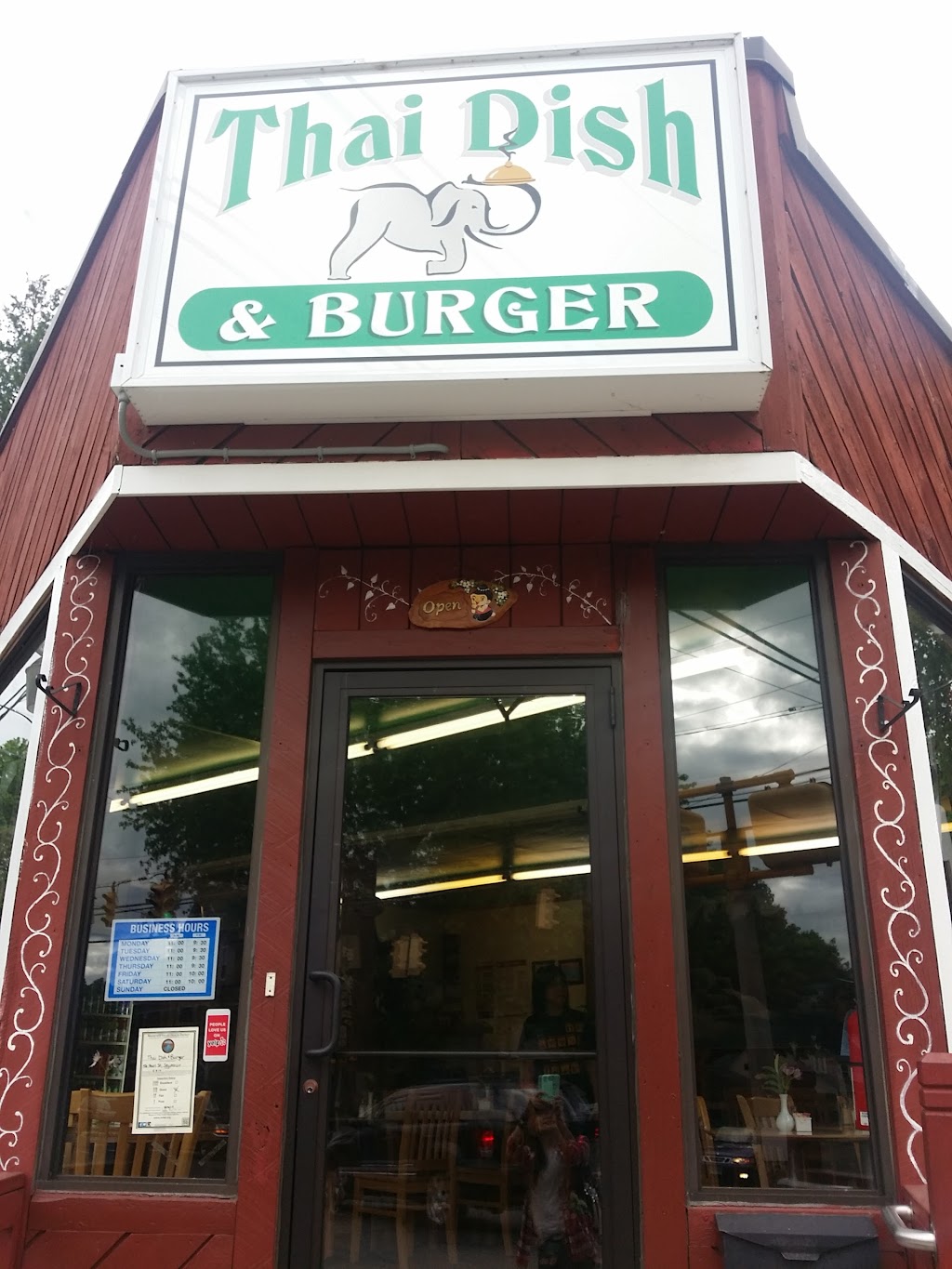Thai Dish & Burger | 56 Pearl St, Seymour, CT 06483 | Phone: (203) 463-8951
