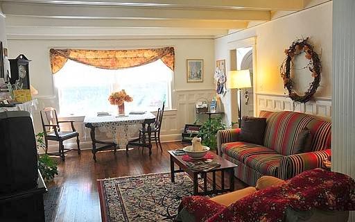 Warwick Valley Bed and Breakfast | 24 Maple Ave, Warwick, NY 10990 | Phone: (845) 987-7255