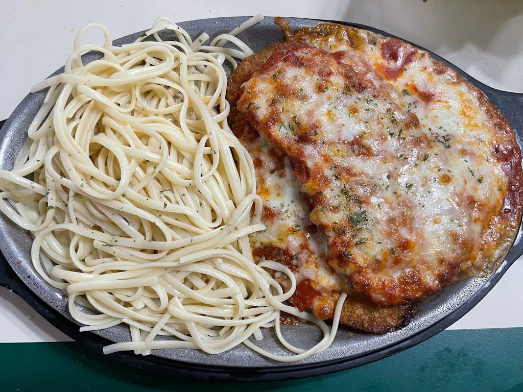 Amici Pizza & Pasta Family Restaurant | 2838 PA-611 #204, Tannersville, PA 18372 | Phone: (570) 620-9005