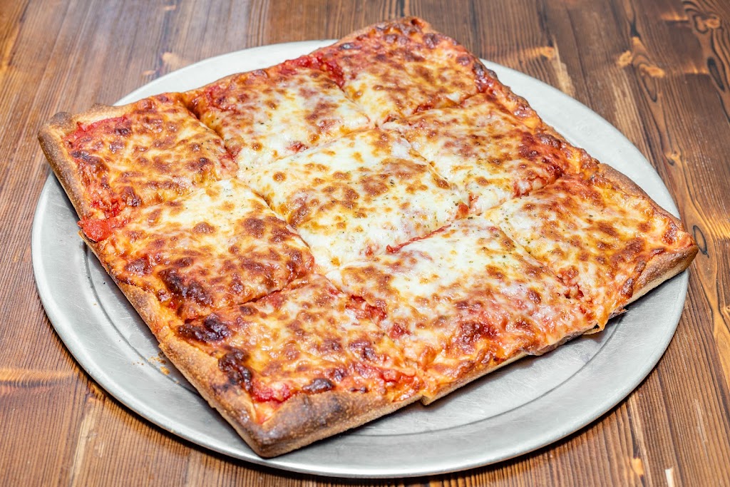 Giovanni’s Pizzeria & Gelateria | 522 E Main St, Patchogue, NY 11772 | Phone: (631) 552-4444