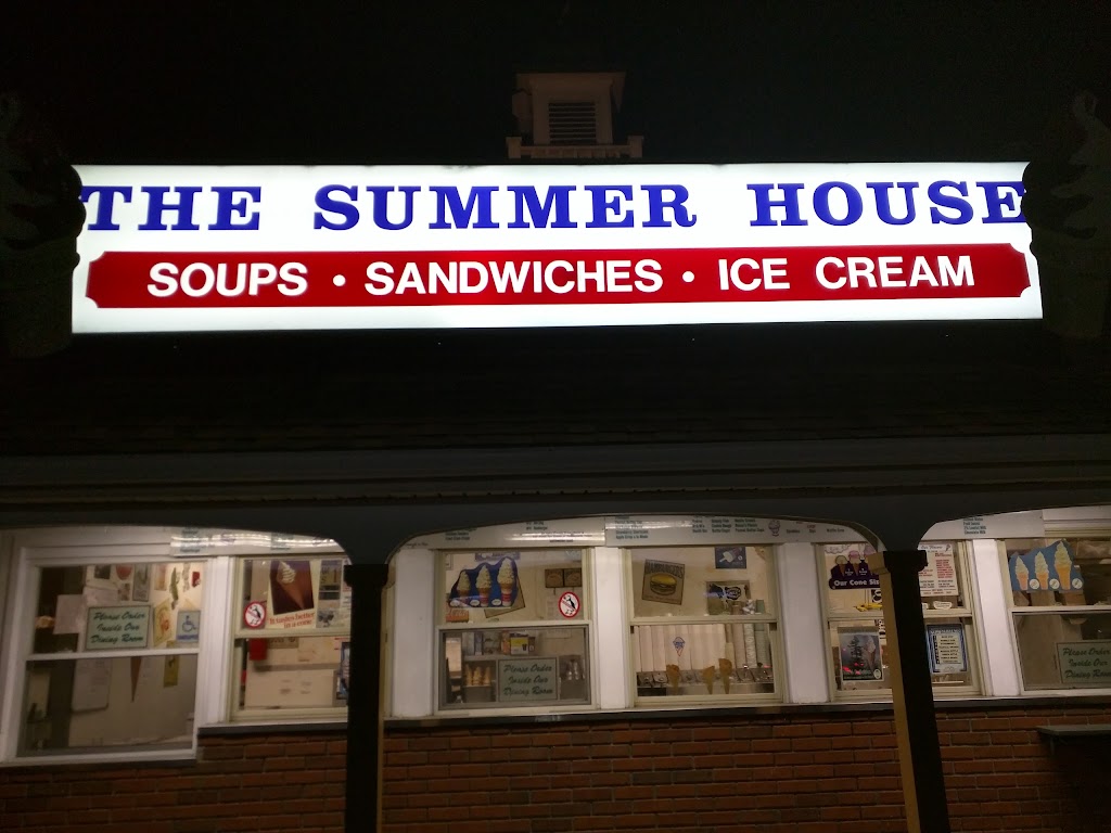 Summer House | 552 College Hwy, Southwick, MA 01077 | Phone: (413) 569-3581