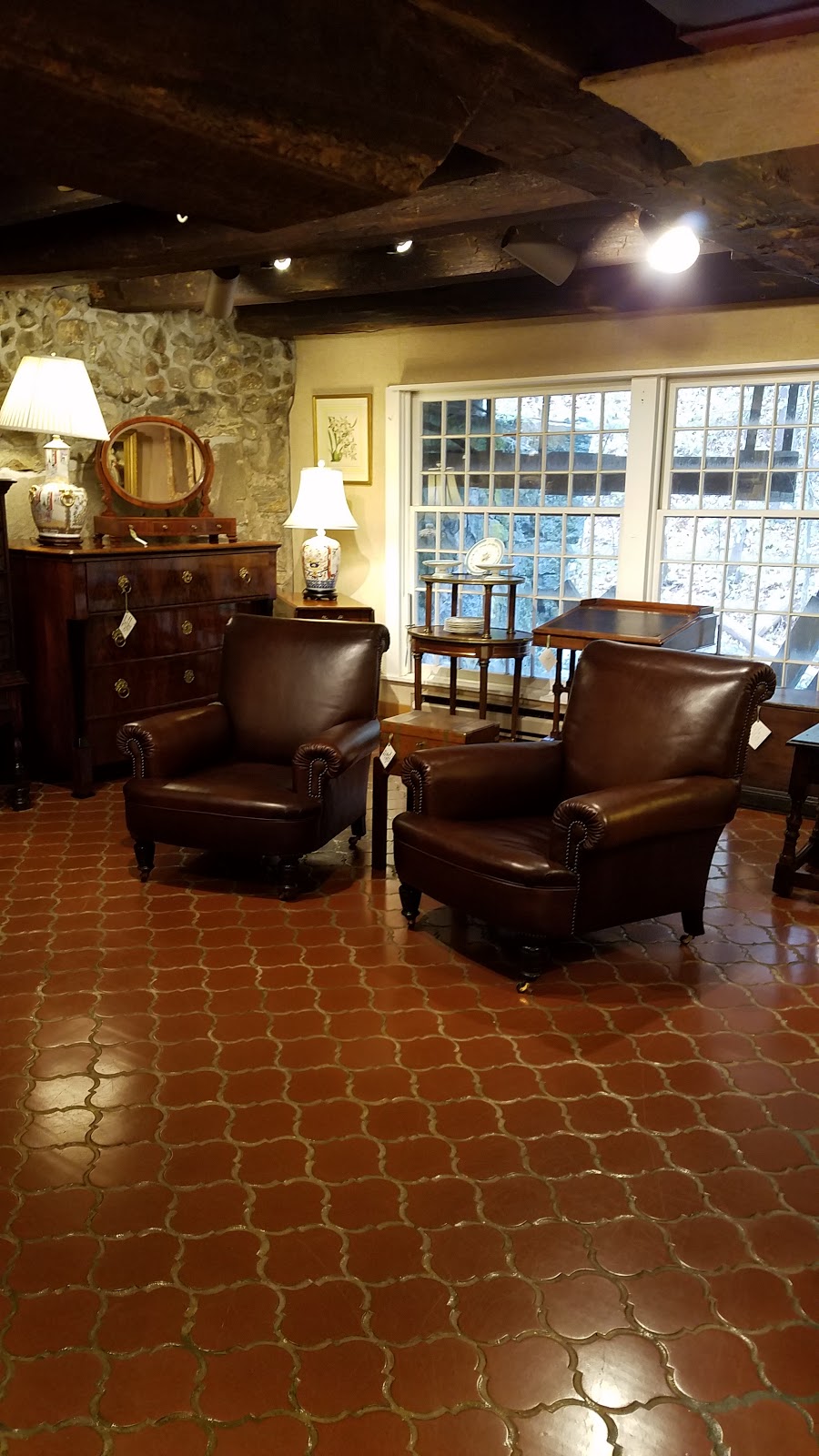 Mill House Antiques | 1068 Main St N, Woodbury, CT 06798 | Phone: (203) 263-3446