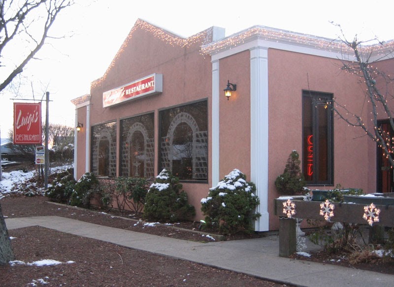 Luigis Restaurant | 170 Post Rd, Fairfield, CT 06824 | Phone: (203) 259-7816