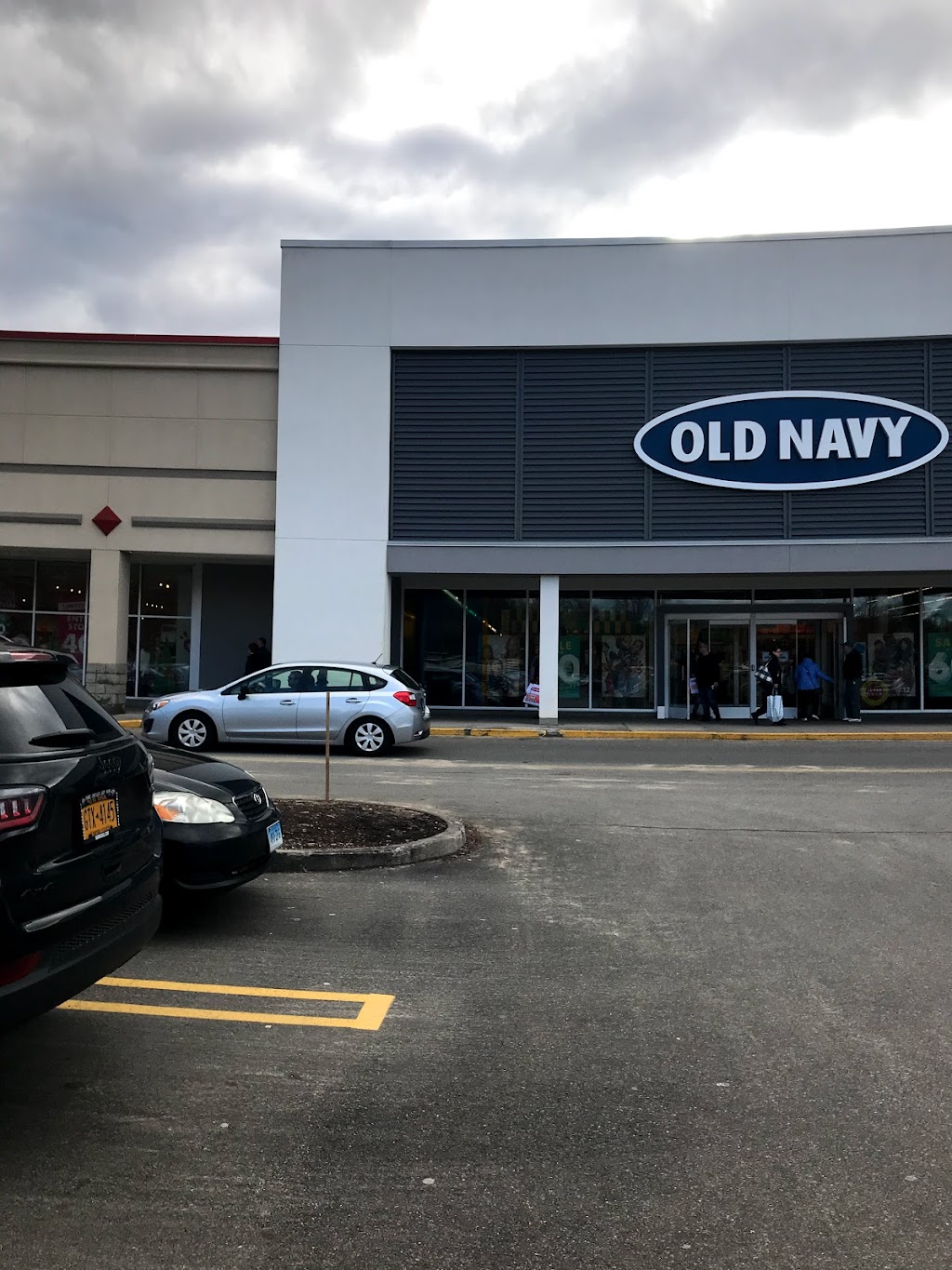 Old Navy | 282 New Britain Ave, Plainville, CT 06062 | Phone: (860) 517-8107