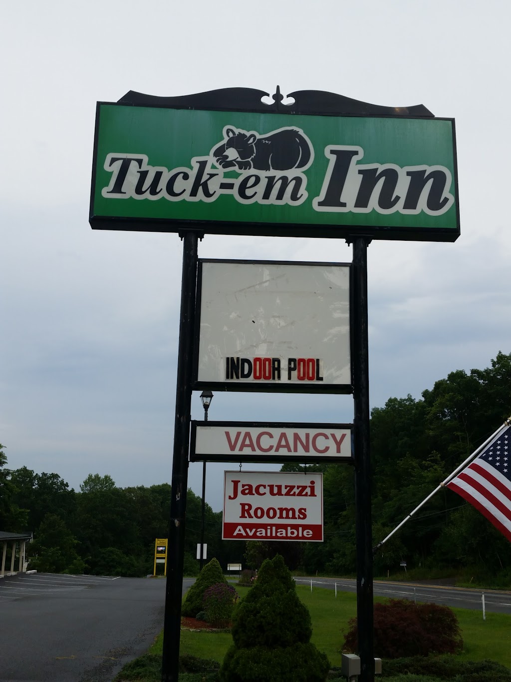 Tuck-Em Inn | 2421 US-6 #2, Hawley, PA 18428 | Phone: (570) 226-6460