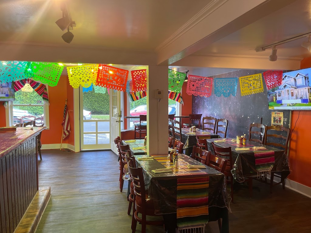 El Toro Mexican Restaurant | 3 Albany Ave, Kinderhook, NY 12106 | Phone: (518) 610-8474