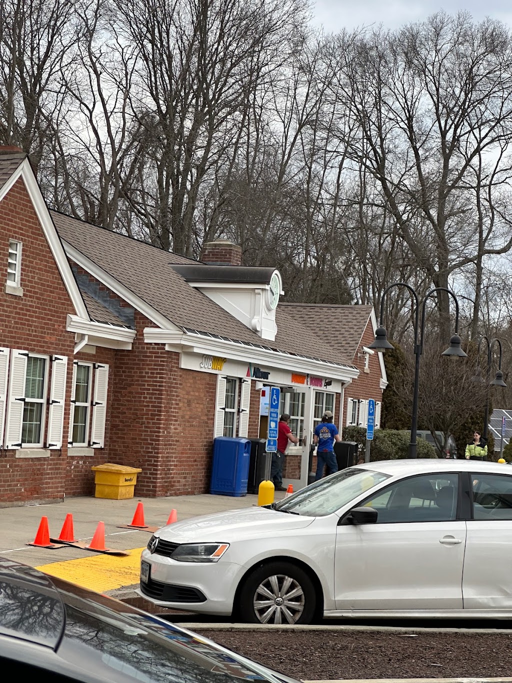 Wilbur Cross Pkwy Parking | Wilbur Cross Pkwy, North Haven, CT 06473 | Phone: (203) 239-0260