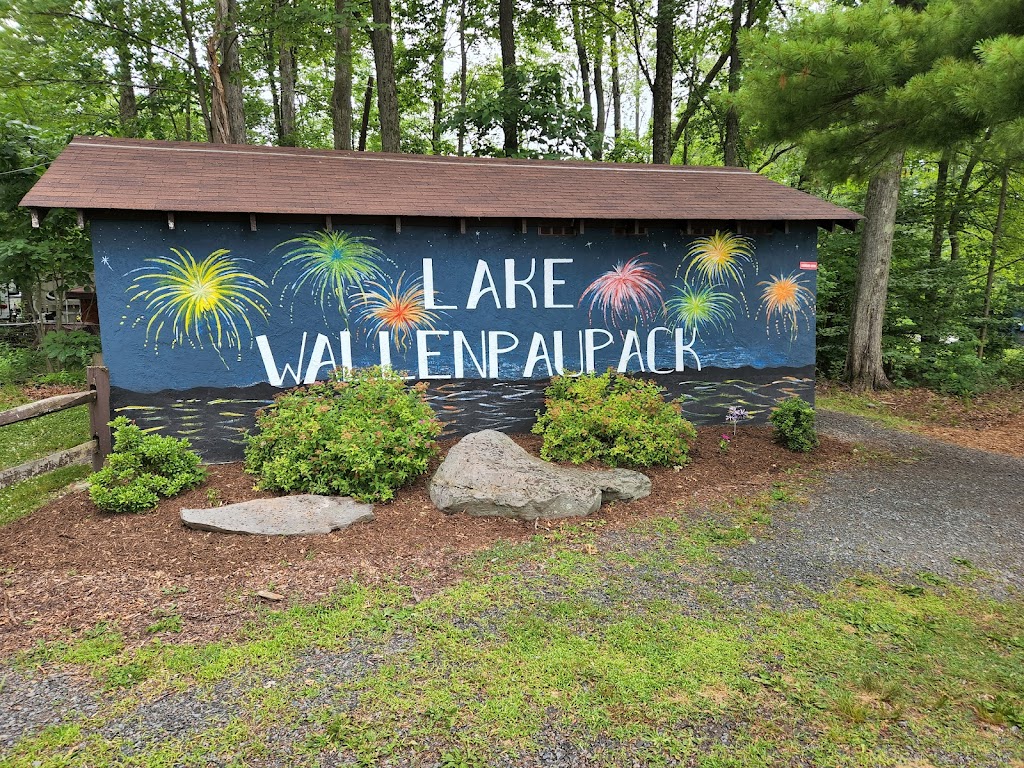Pocono Mountains Visitors Center Lake Wallenpaupack | Lake Wallenpaupack Rd, Hawley, PA 18428 | Phone: (570) 226-2141