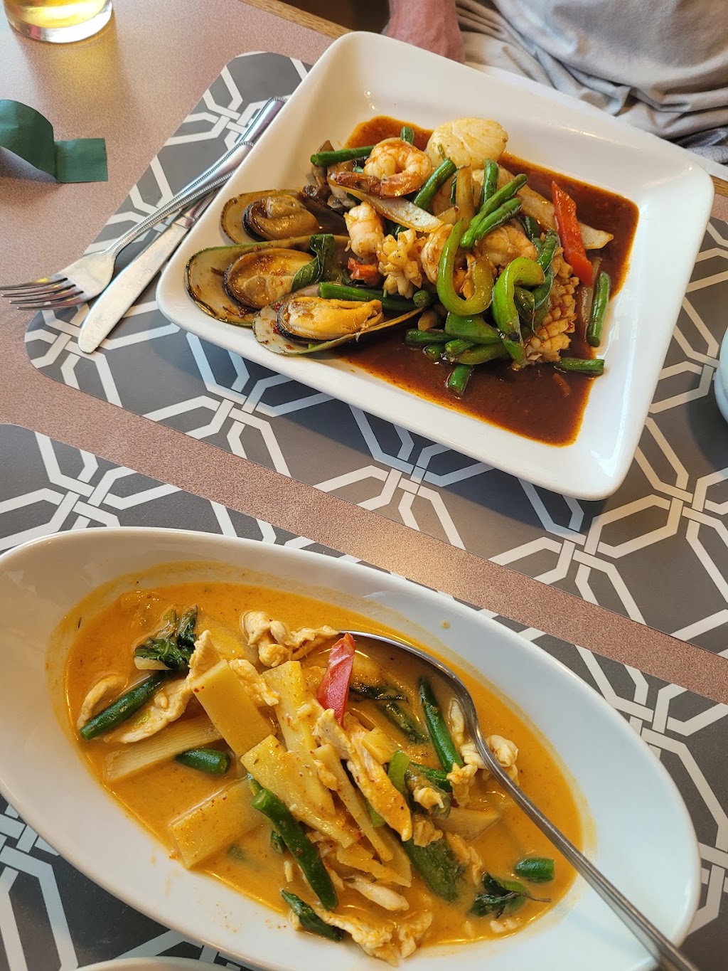 Thai Delight Restaurant | 133 Mt Pleasant Rd, Newtown, CT 06470 | Phone: (203) 426-0674