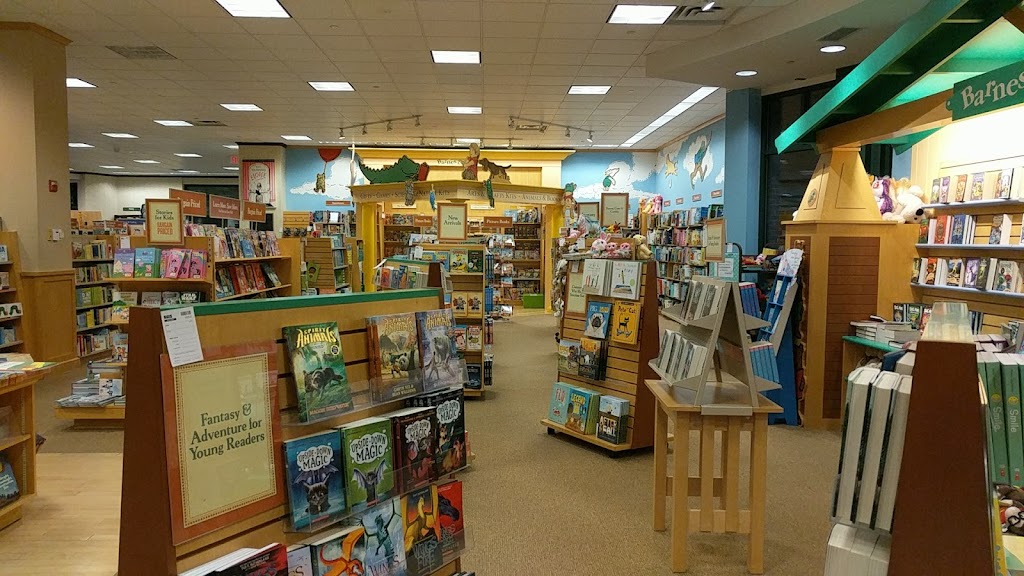 Barnes & Noble | Clifton Commons 395 Route 3 East, Clifton, NJ 07014 | Phone: (973) 779-5500