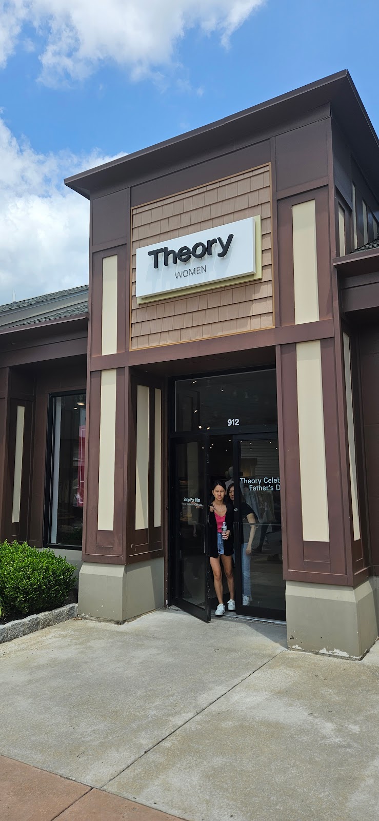 Theory Women Woodbury Outlet | 912 Adirondack Way, Central Valley, NY 10917 | Phone: (845) 928-1130