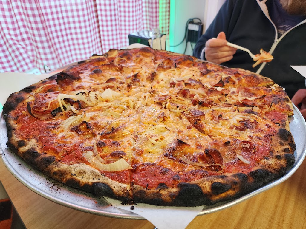Olde World Apizza | 1957 Whitney Ave, North Haven, CT 06473 | Phone: (203) 287-8820
