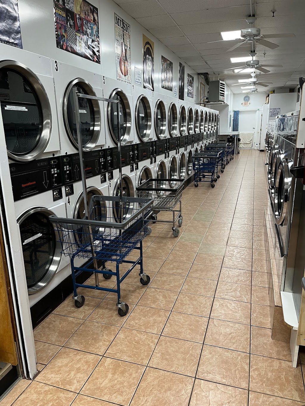 Standard laundromat | 101 Northwest Dr, Farmingdale, NY 11735 | Phone: (516) 777-1700