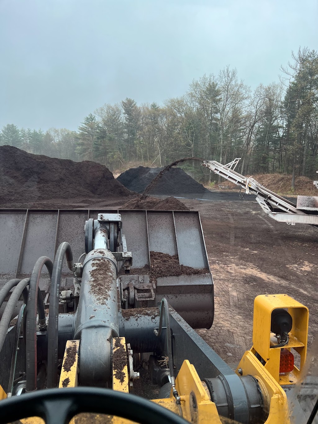 T.J. Bark Mulch, Inc. | 25 Sam West Rd, Southwick, MA 01077 | Phone: (413) 569-2400