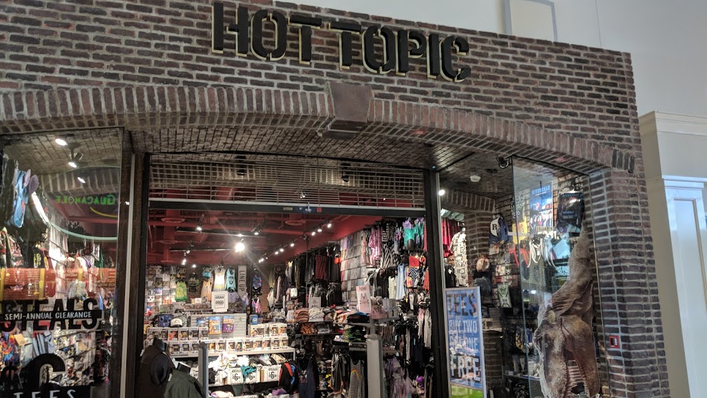 Hot Topic | 358 Smith Haven Mall RM A03A, Lake Grove, NY 11755 | Phone: (631) 724-8120