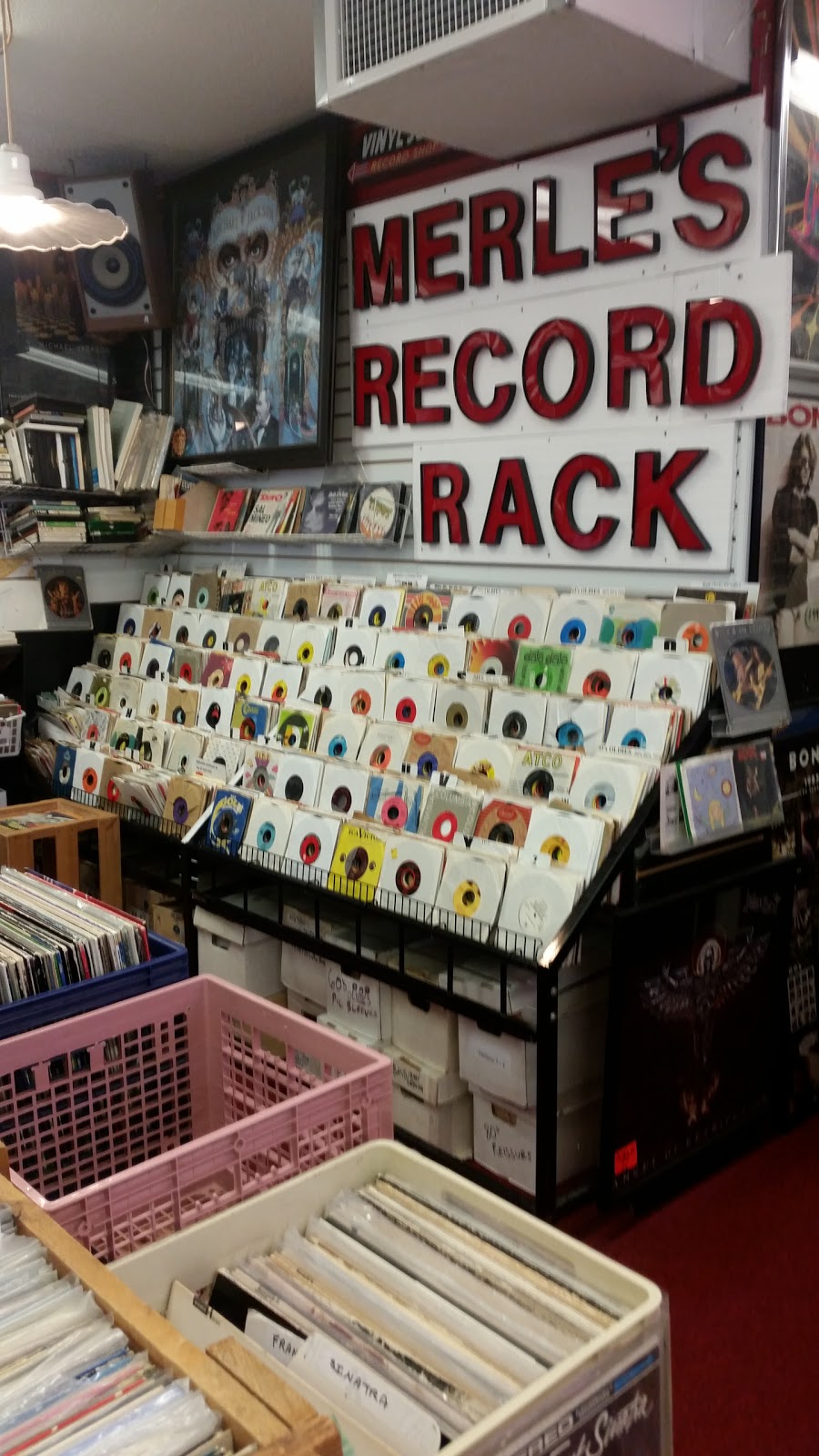 Merles Record Rack | 307 Racebrook Rd, Orange, CT 06477 | Phone: (203) 795-9033