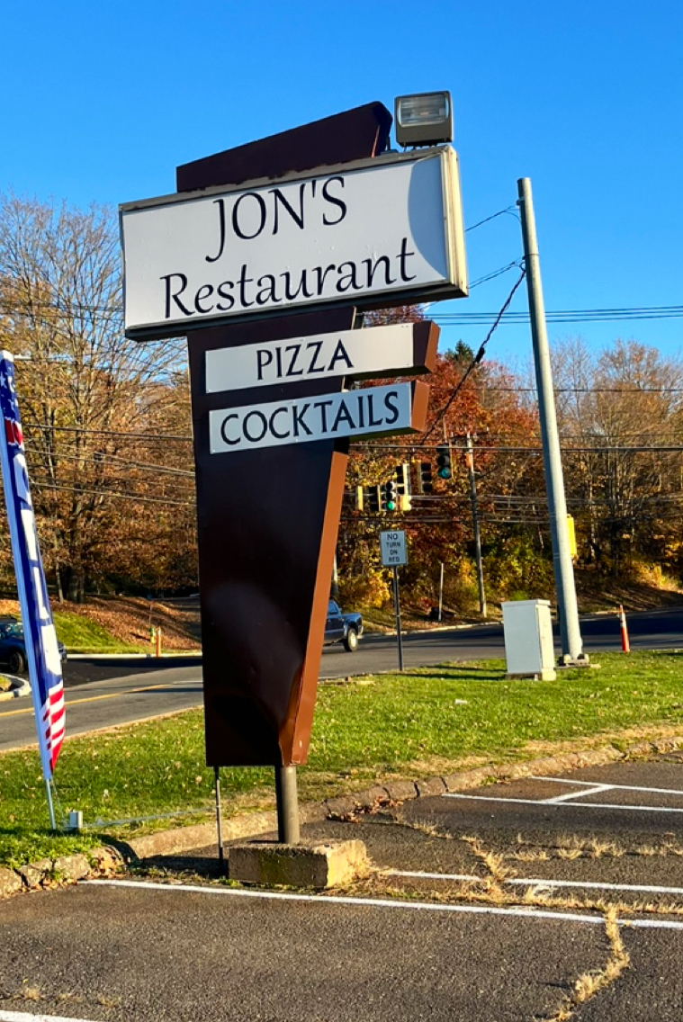 Jons Restaurant | 825 Saybrook Rd, Middletown, CT 06457 | Phone: (860) 343-7544