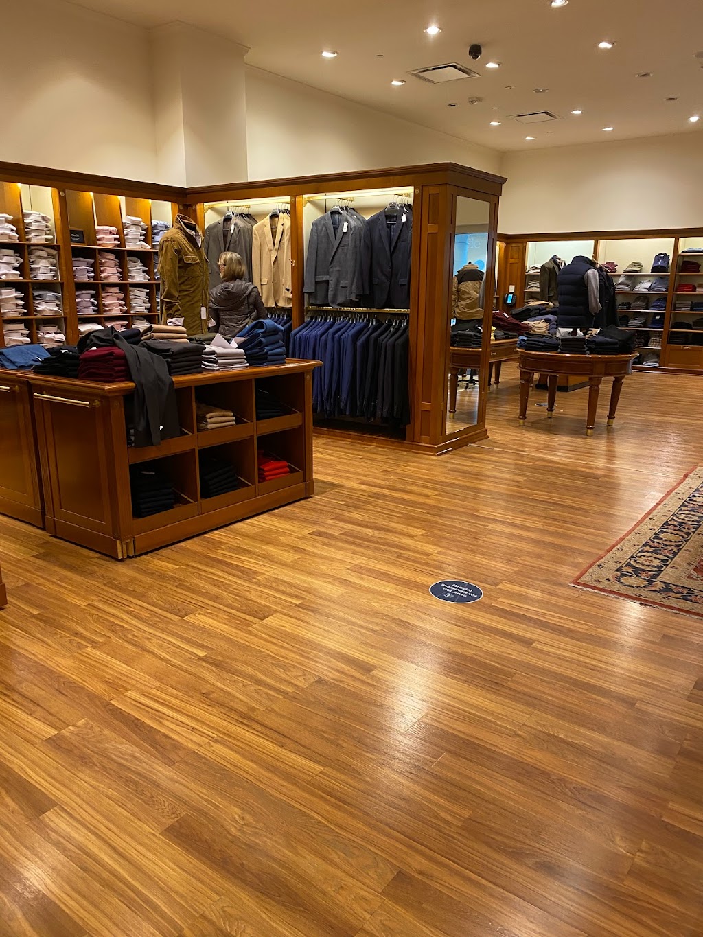 Brooks Brothers | 125 Westchester Ave #1120a, White Plains, NY 10601 | Phone: (914) 644-8616