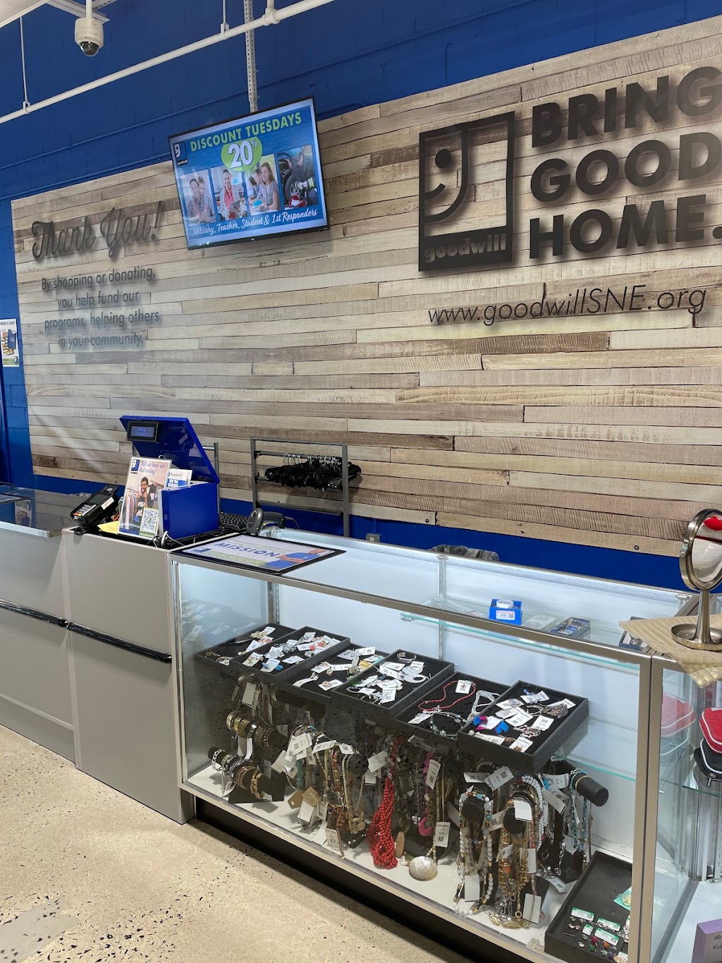 Goodwill New Britain Store and Donation Center | 615 Hartford Rd, New Britain, CT 06053 | Phone: (860) 224-0885