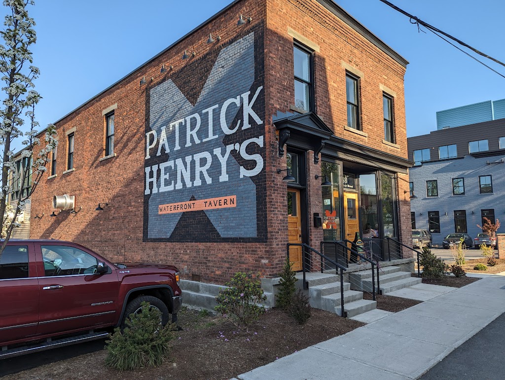 Patrick Henrys Waterfront Tavern | 48 S River St, Coxsackie, NY 12051 | Phone: (518) 731-9982
