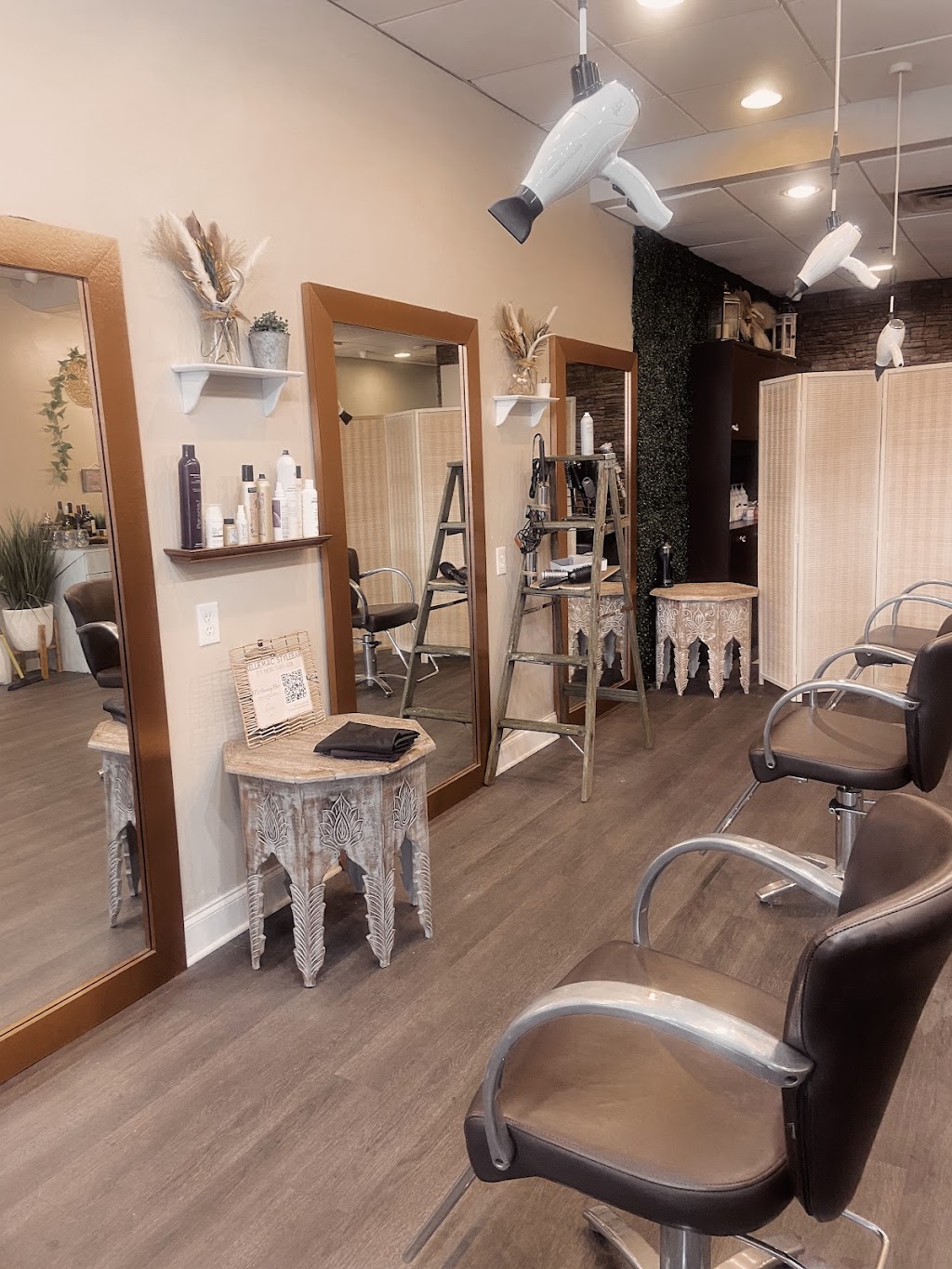 kellieMAC StyleBar | 1502 West Chester Pike # 7, West Chester, PA 19382 | Phone: (610) 202-9902