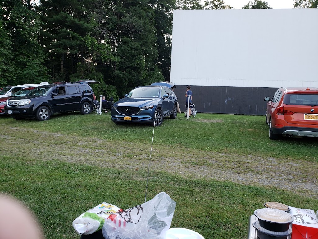 Overlook Drive-In Theatre | 126 De Garmo Rd, Poughkeepsie, NY 12601 | Phone: (845) 452-3445