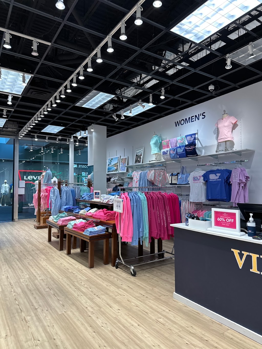 vineyard vines outlet | The Mills at Jersey Gardens, 651 Kapkowski Rd Space# 1020, Elizabeth, NJ 07201 | Phone: (908) 677-5912