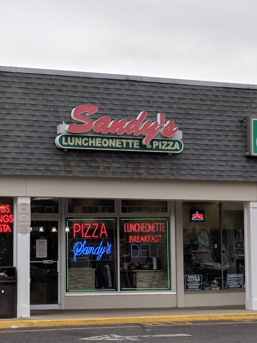 Sandys Pizza | 322 Rues Ln, East Brunswick, NJ 08816 | Phone: (732) 254-1313