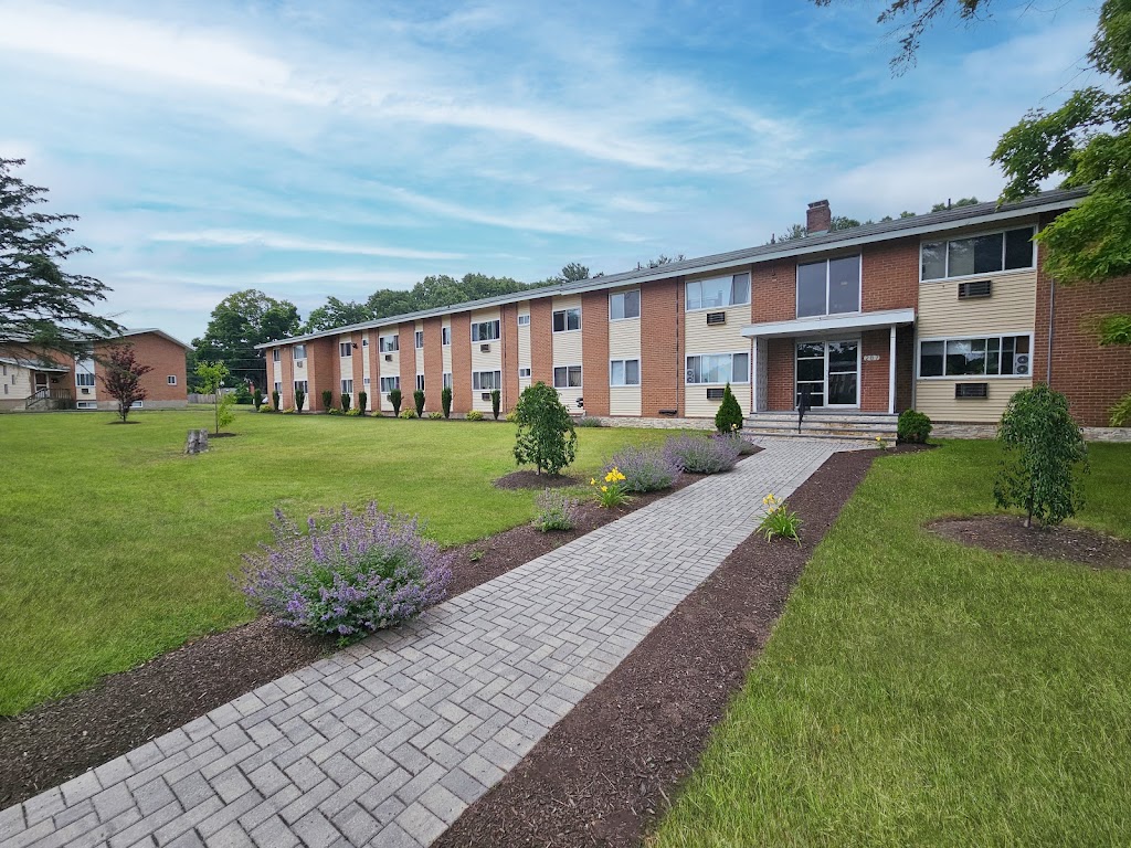 Bradley Court Apartments | 10 S Elm St, Windsor Locks, CT 06096 | Phone: (860) 623-1300