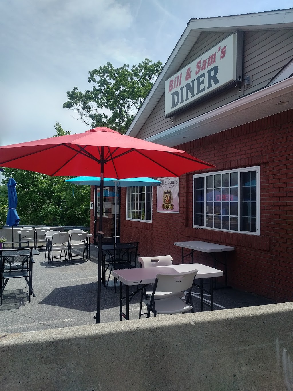 Bill & Sams Diner | 713 Wolcott Rd, Wolcott, CT 06716 | Phone: (203) 879-4736