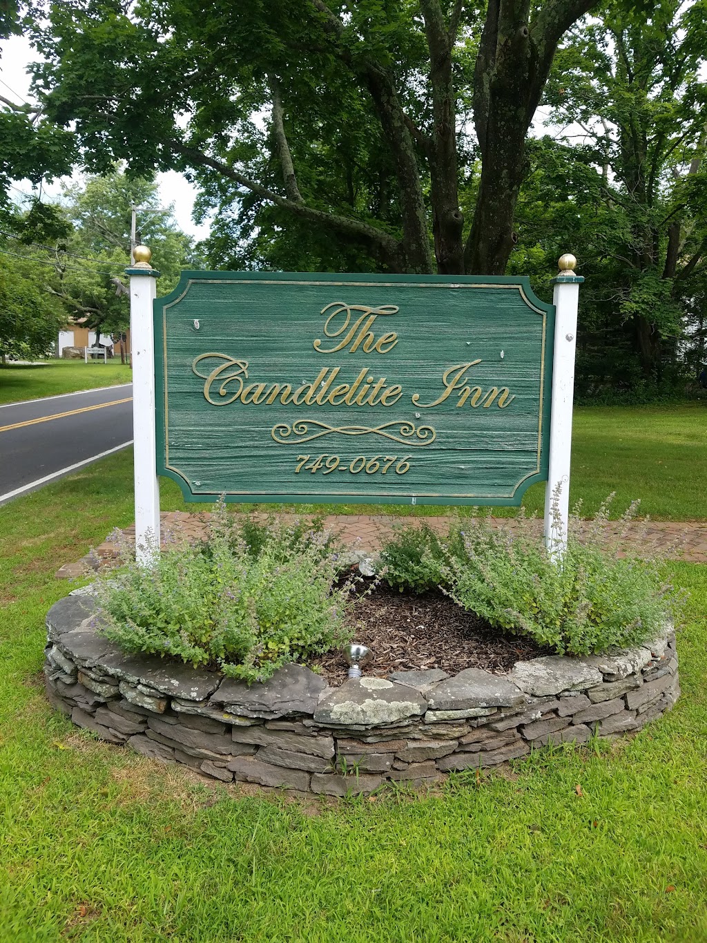 Candle Lite Inn & Guest House | 3 S Ferry Rd, Shelter Island, NY 11964 | Phone: (631) 749-0676