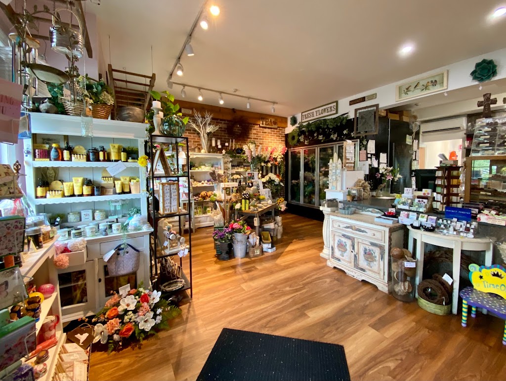 Meadowscent | 2356 Route 44-55, Gardiner, NY 12525 | Phone: (845) 255-3866