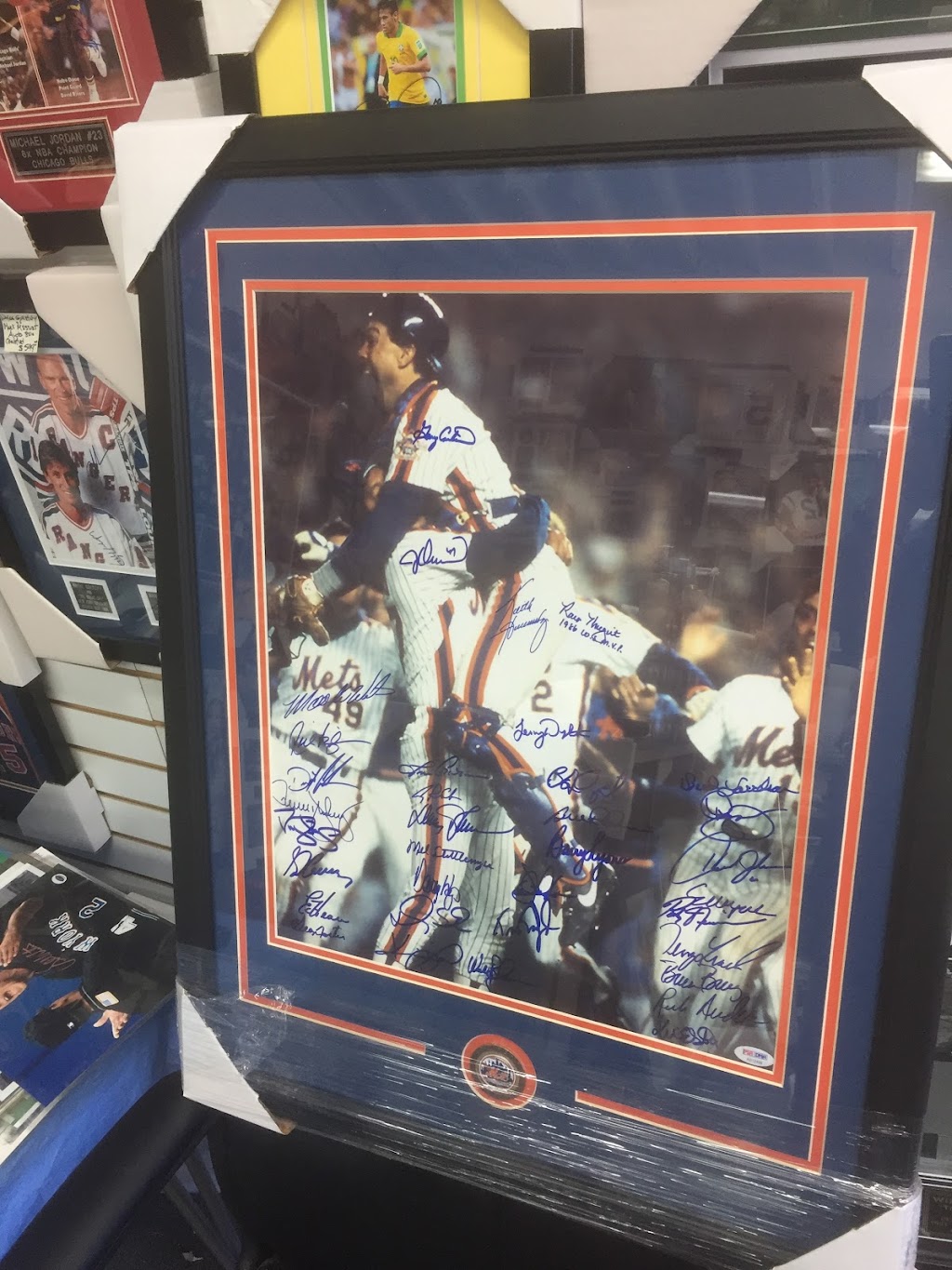 Living Legends Memorabilia and Collectibles, Inc. | 124 S Long Beach Rd, Rockville Centre, NY 11570 | Phone: (516) 826-4000