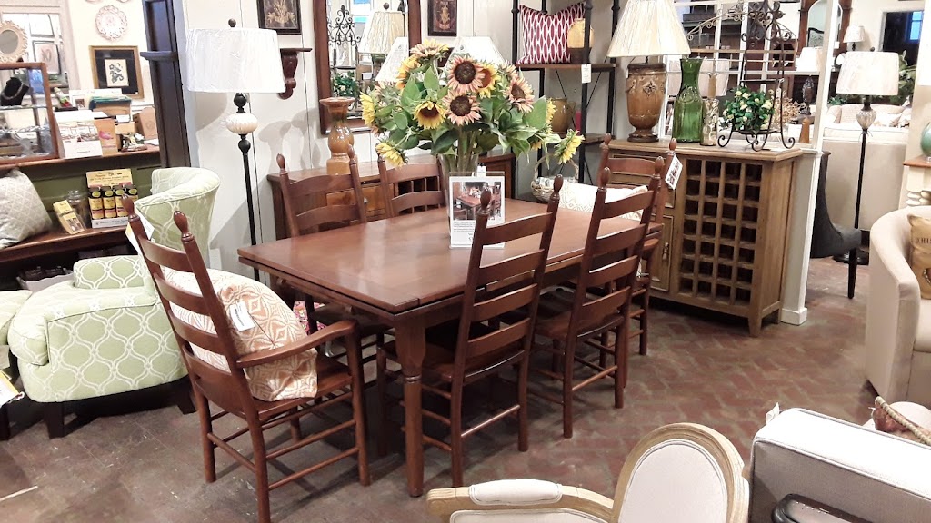 Stockbridge & Berry Home Furn | 166 Main St, Monroe, CT 06468 | Phone: (203) 459-1172