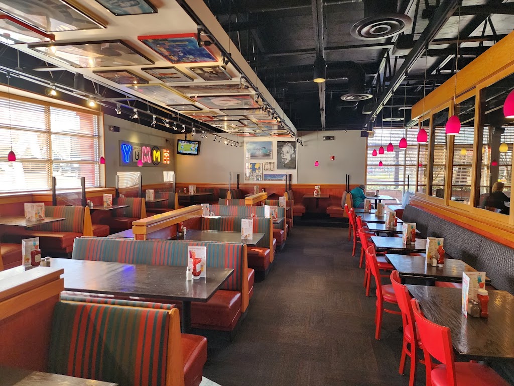 Red Robin Gourmet Burgers and Brews | 360 Buckland Hills Dr, Manchester, CT 06460 | Phone: (860) 644-4100