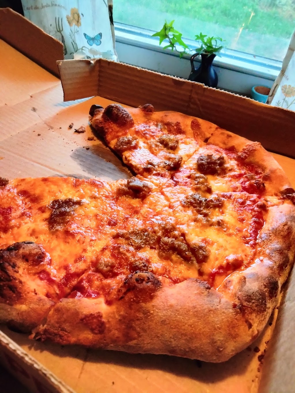 SQUARE PEG PIZZERIA BERLIN | 151 Webster Square Rd, Berlin, CT 06037 | Phone: (860) 505-4072