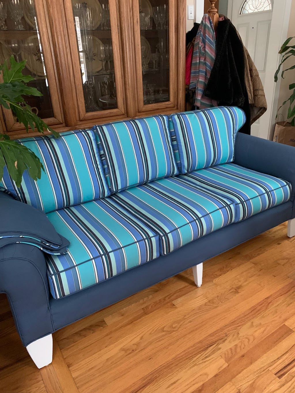 New Look Upholstery | 82 Long Hill Rd, Clinton, CT 06413 | Phone: (203) 988-8799