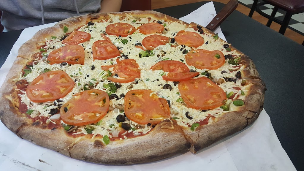 Checkers Pizza | 3269 Berlin Turnpike, Newington, CT 06111 | Phone: (860) 436-3355