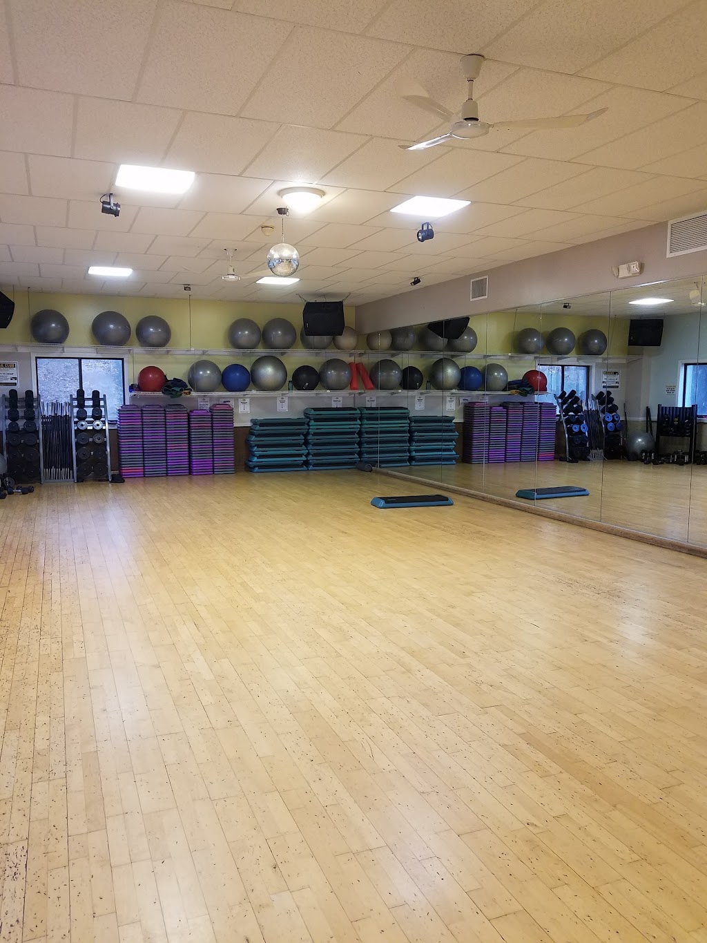 Club Fitness Bloomfield | 107 Old Windsor Rd, Bloomfield, CT 06002 | Phone: (860) 286-9801