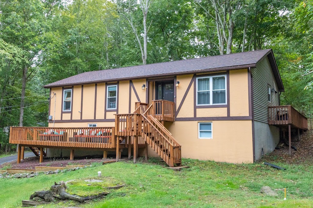 Poconos Oasis Home away from Home | 1120 King Bird Trail, East Stroudsburg, PA 18302 | Phone: (215) 601-6162