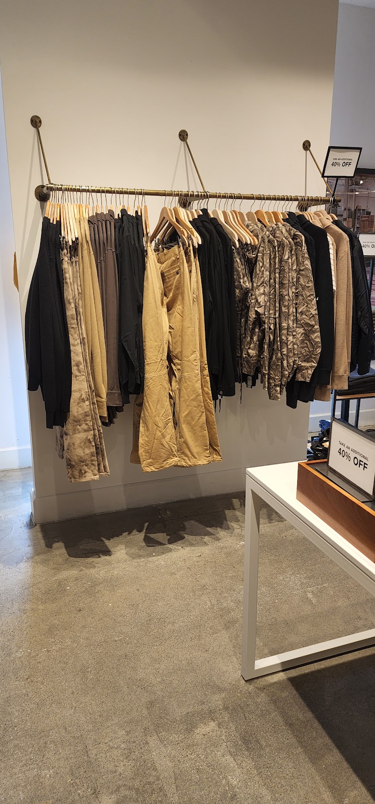 rag & bone Outlet | 649 Race Track Lane, Central Valley, NY 10917 | Phone: (845) 928-9022