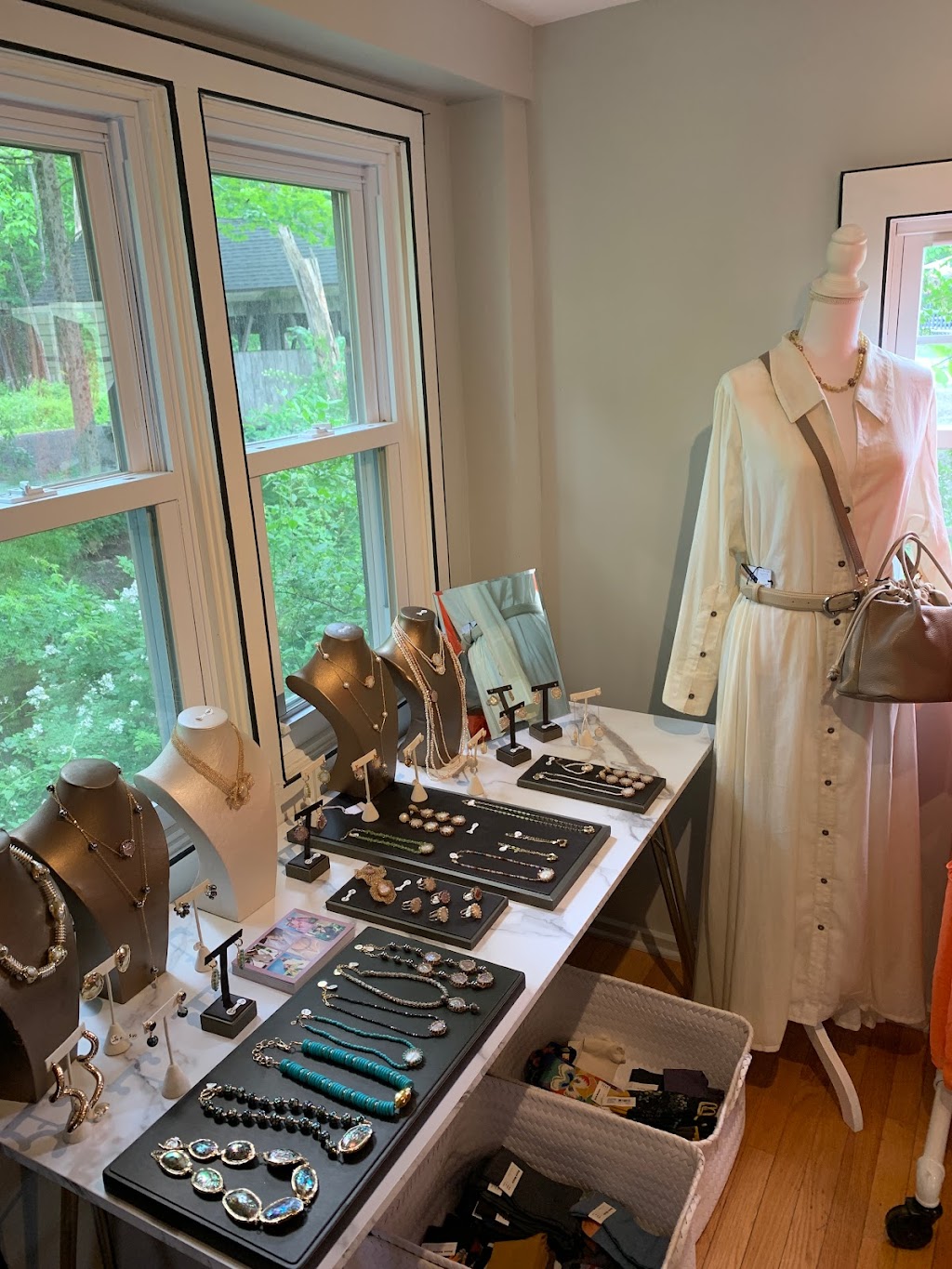 idPearl Boutique | 97 Tinker St, Woodstock, NY 12498 | Phone: (845) 684-5595