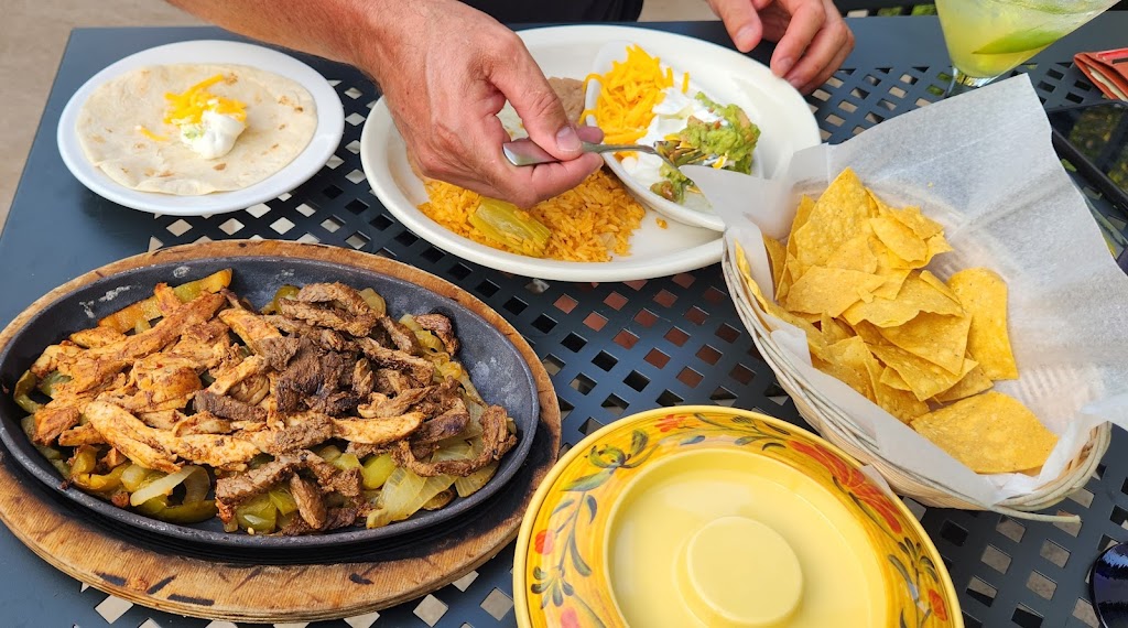 Mexicali Cantina Grill | 935 Sullivan Ave, South Windsor, CT 06074 | Phone: (860) 432-2205