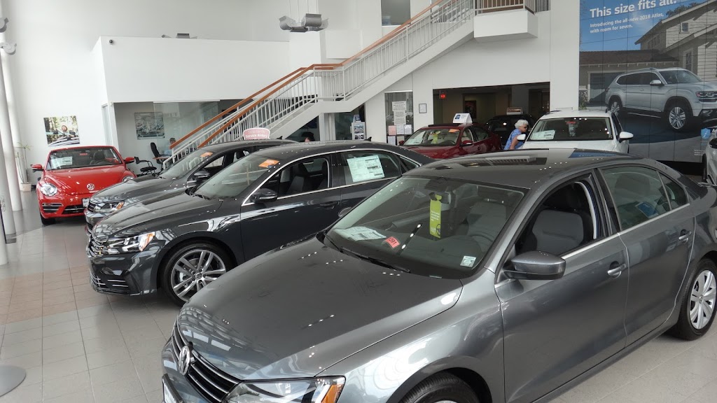 Volkswagen of Huntington | 838 E Jericho Turnpike, Huntington Station, NY 11746 | Phone: (631) 406-5633