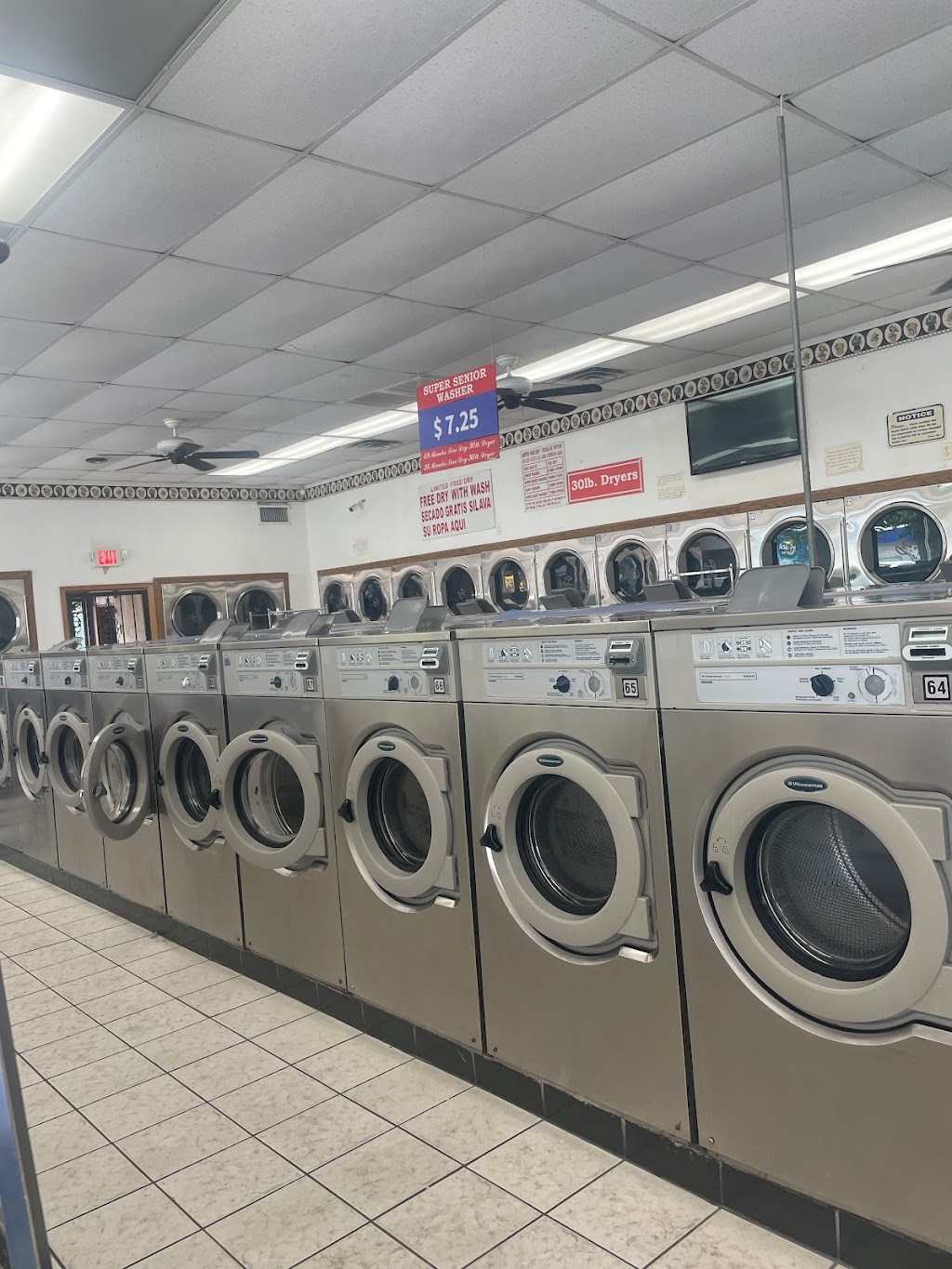 Lucky Star Laundromat | 2208 Edgmont Ave, Chester, PA 19013 | Phone: (610) 910-4277