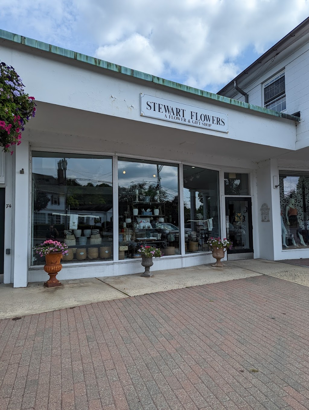 Stewart Flowers & Gifts | 76 Old Ridgefield Rd, Wilton, CT 06897 | Phone: (203) 762-2468