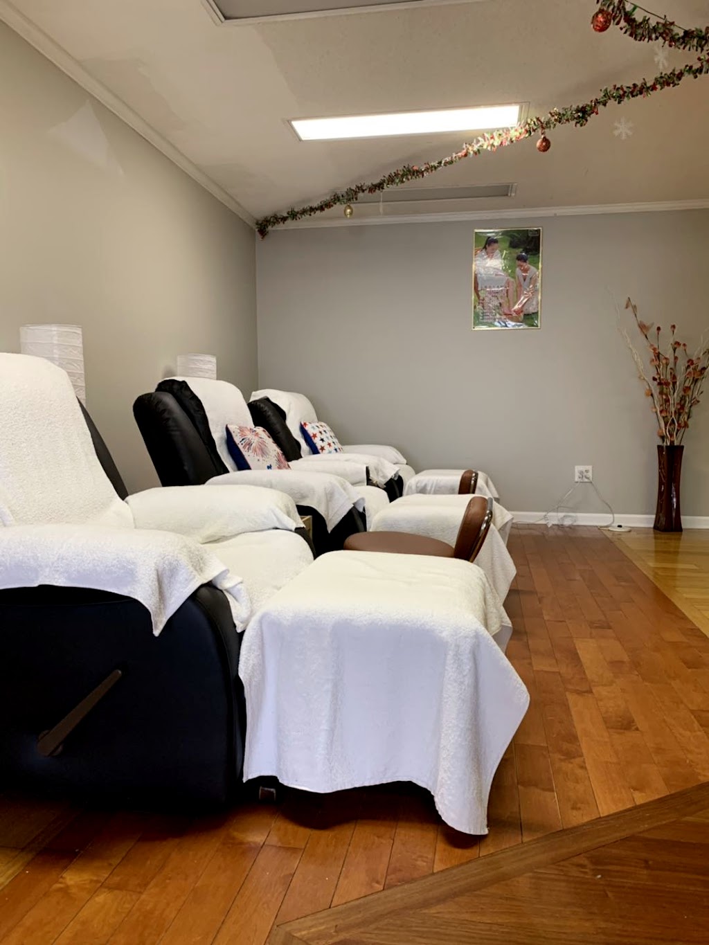 Y.W.Foot Spa Relax | 87 Mill Plain Rd, Danbury, CT 06811 | Phone: (203) 512-9751