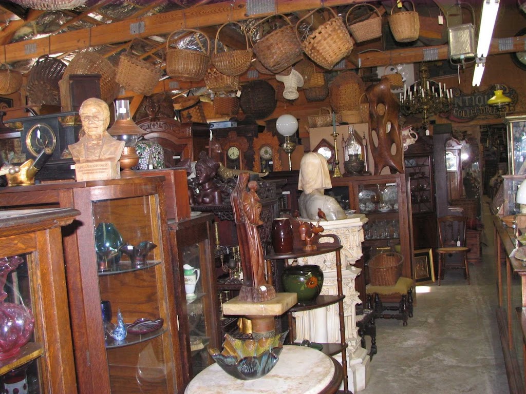 Antiques & Old Lace | 31935 Main Rd, Cutchogue, NY 11935 | Phone: (631) 734-6462