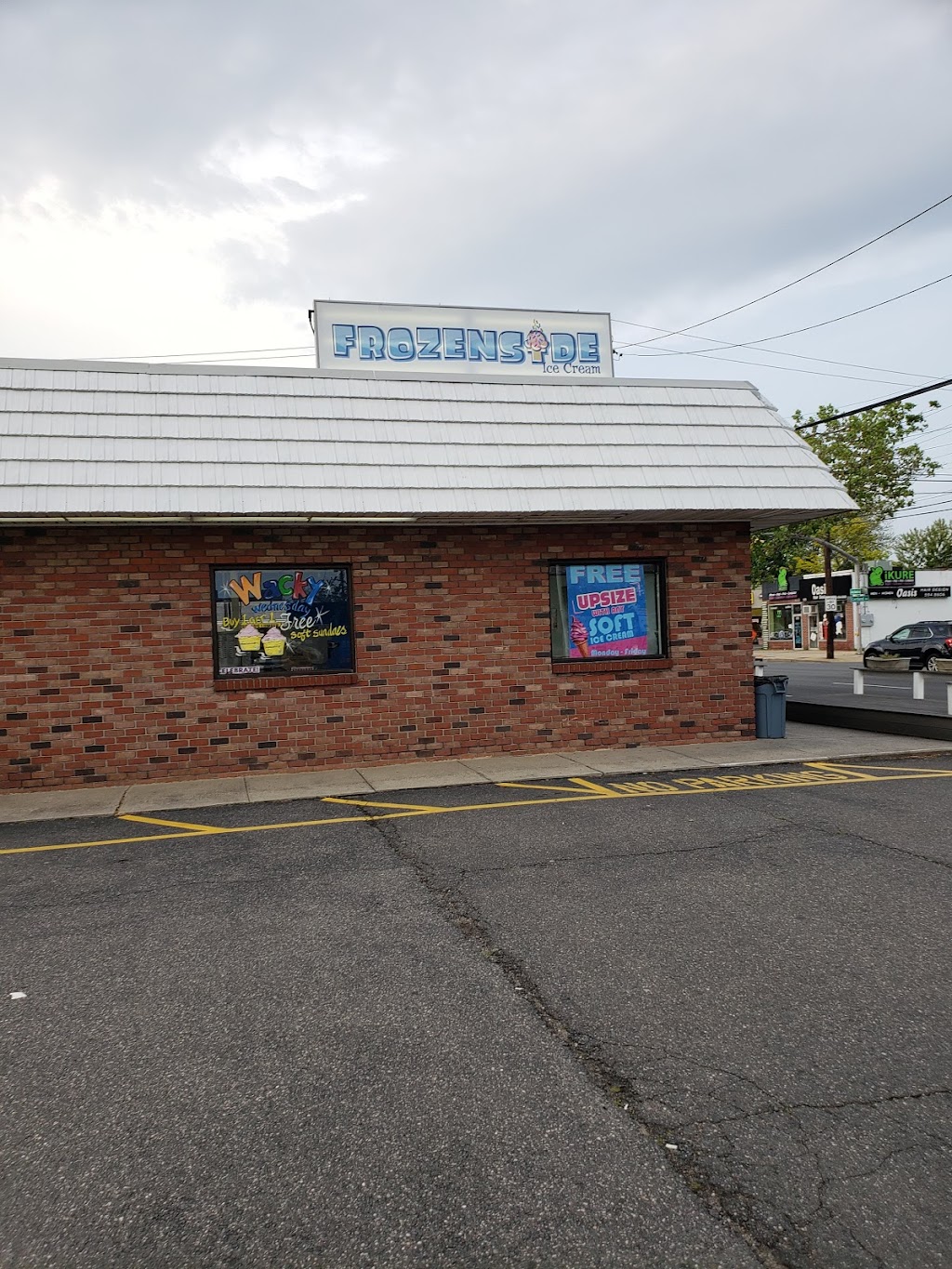 Frozen side Ice Cream | 3286 Long Beach Rd, Oceanside, NY 11572 | Phone: (516) 208-5549