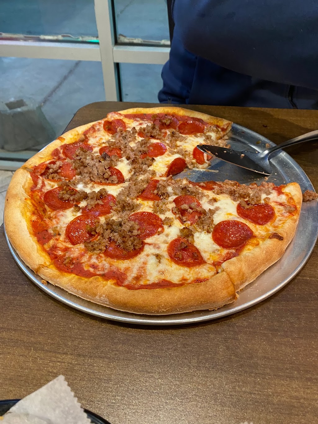 La Lucci Pizza | 2465 S Broad St, Hamilton Township, NJ 08610 | Phone: (609) 508-1609